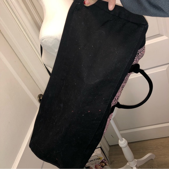 Victoria’s Secret ladies overnight bag - Picture 5 of 6